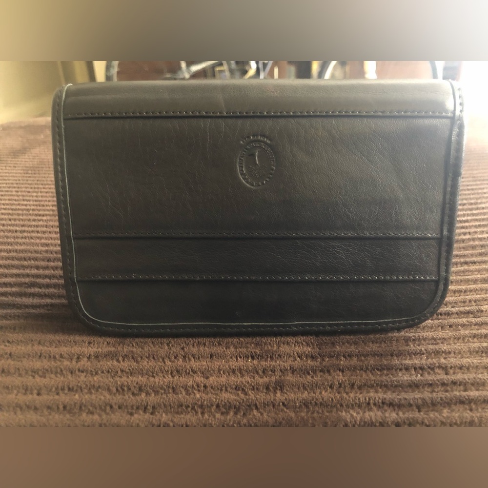 Levenger Black Leather Clutch Zip Around Wallet